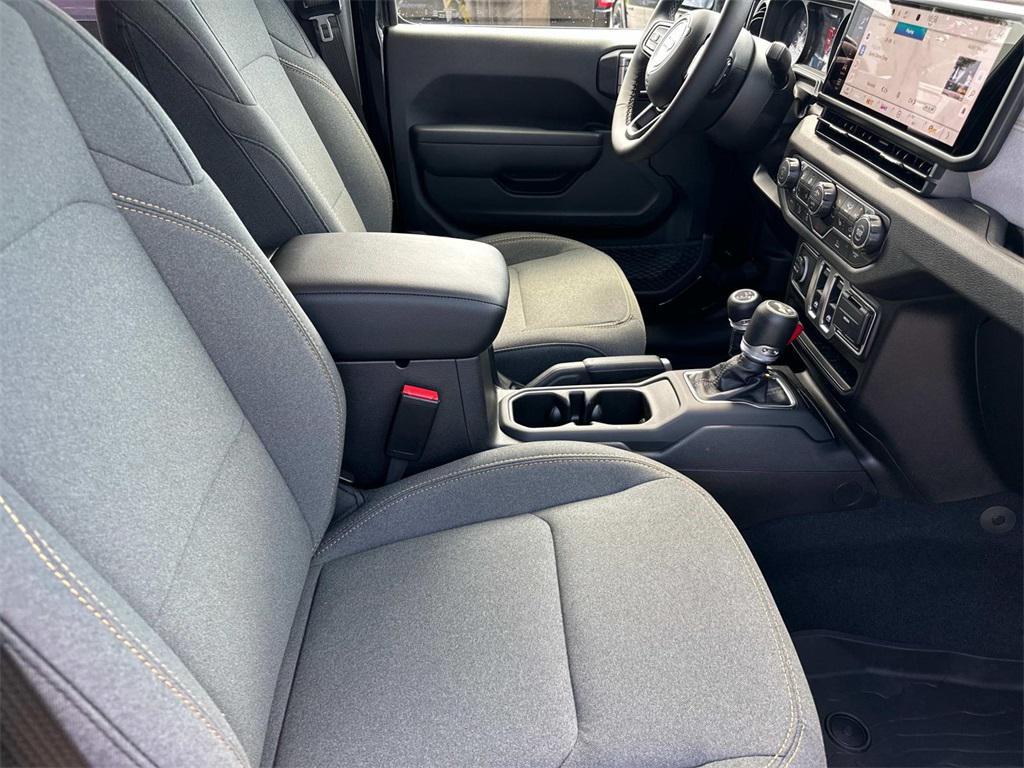 new 2025 Jeep Wrangler car, priced at $37,728