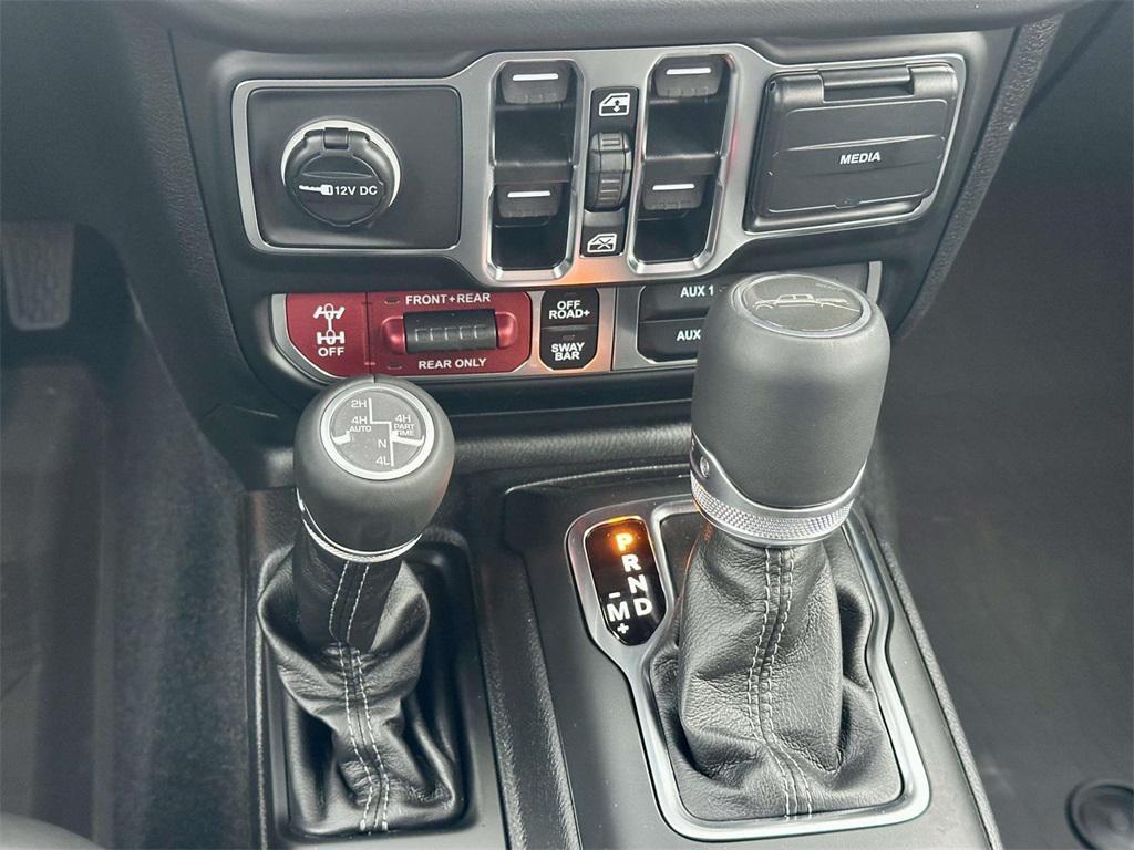 new 2025 Jeep Gladiator car, priced at $51,405