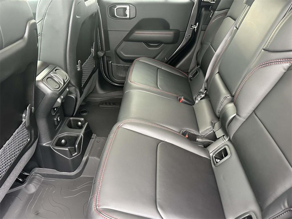 new 2025 Jeep Gladiator car, priced at $51,405