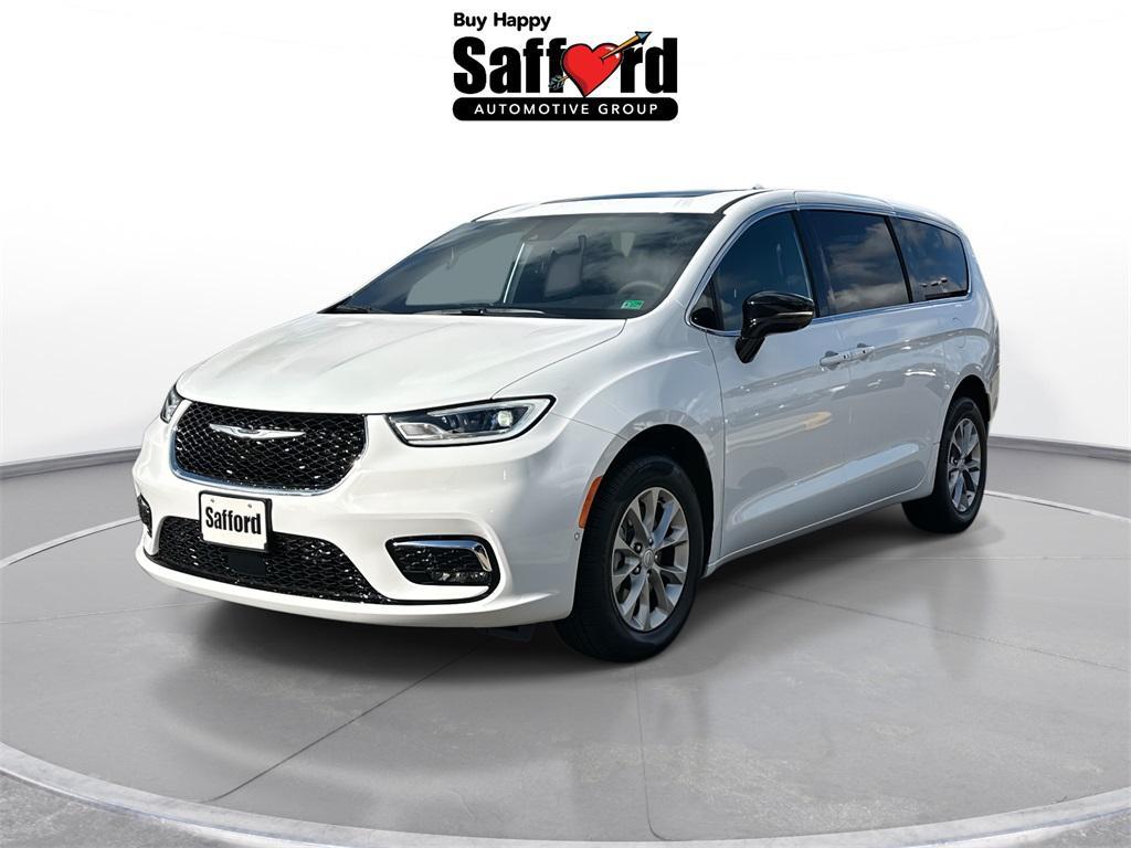 new 2025 Chrysler Pacifica car, priced at $40,255