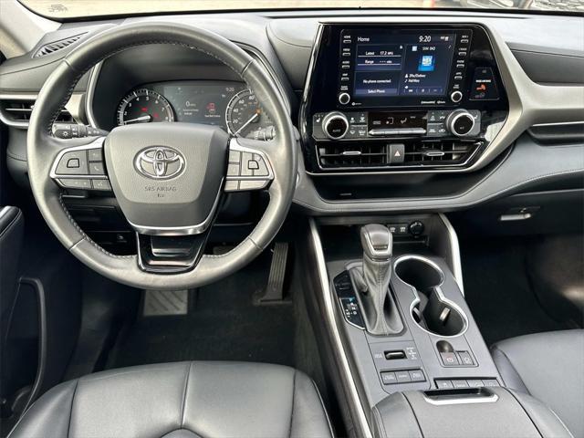 used 2021 Toyota Highlander car, priced at $35,500