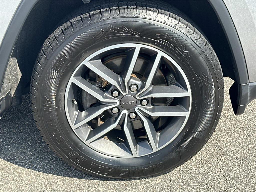 used 2019 Jeep Grand Cherokee car, priced at $16,234