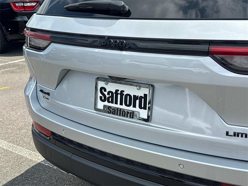 new 2025 Jeep Grand Cherokee car, priced at $46,838