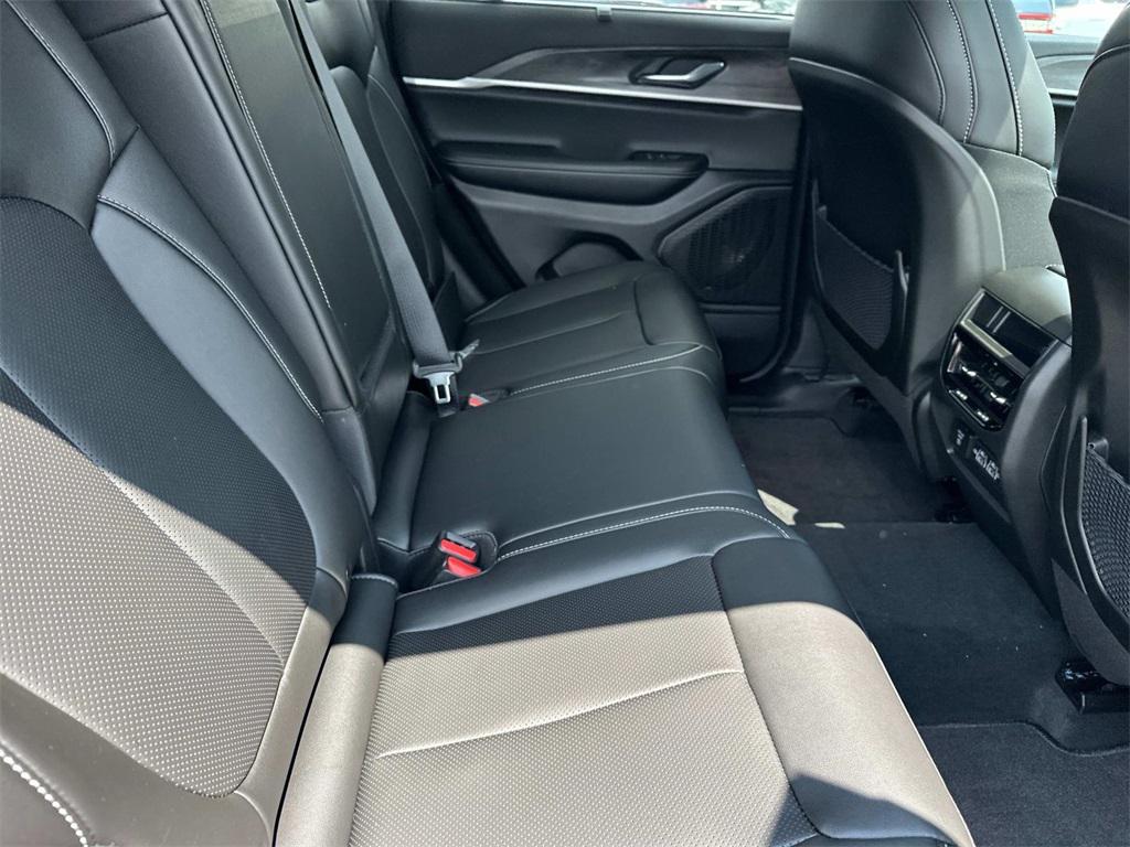 new 2025 Jeep Grand Cherokee car, priced at $46,838