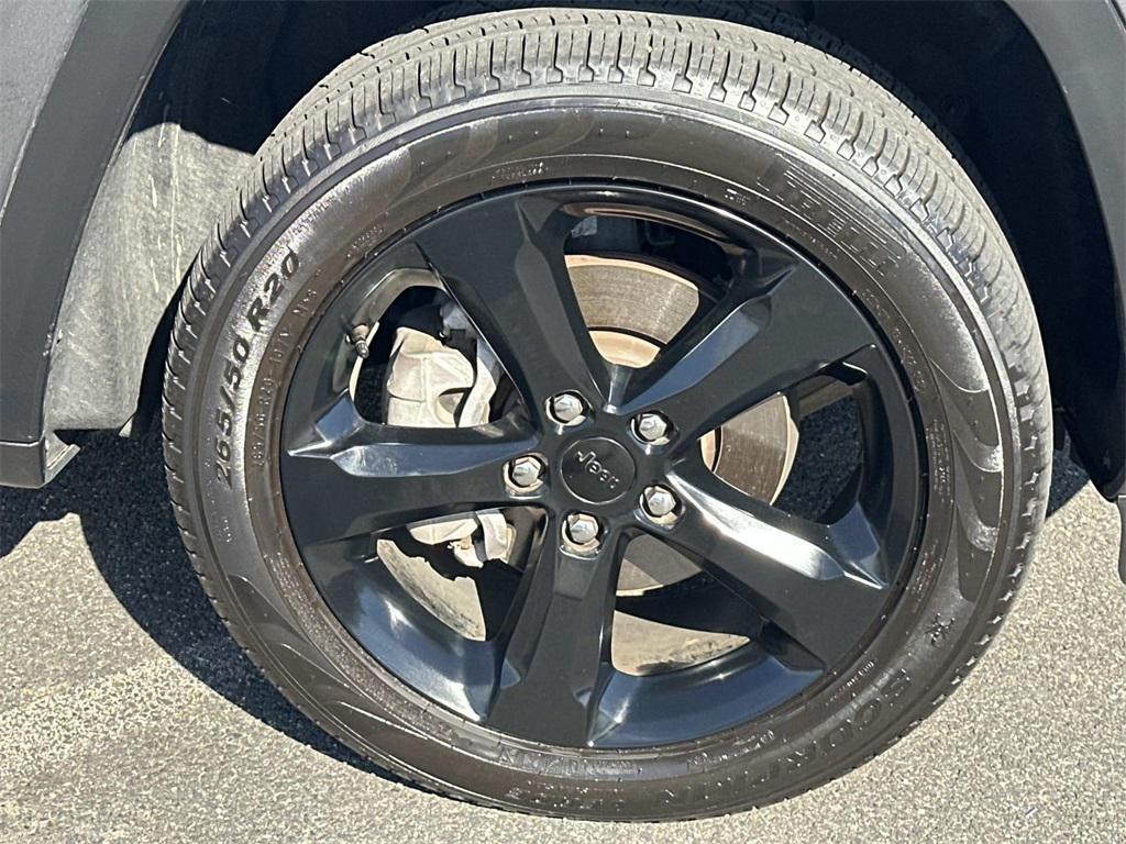 used 2024 Jeep Grand Cherokee car, priced at $38,072