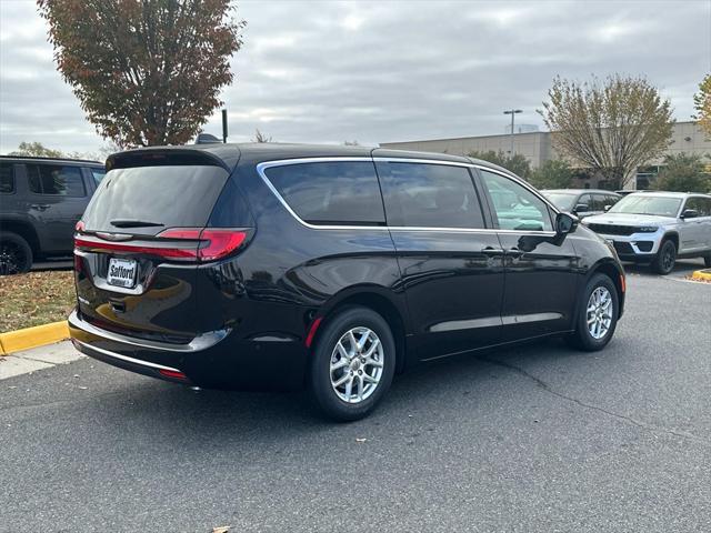 new 2025 Chrysler Pacifica car, priced at $38,026