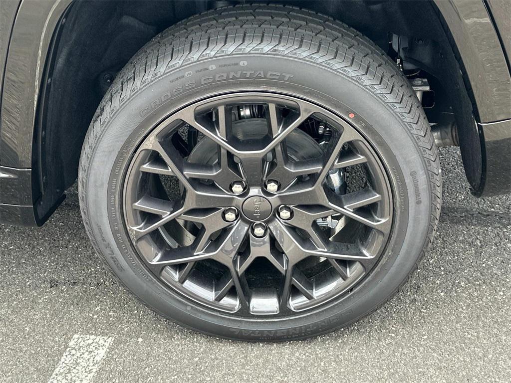 new 2025 Jeep Grand Cherokee L car, priced at $60,005
