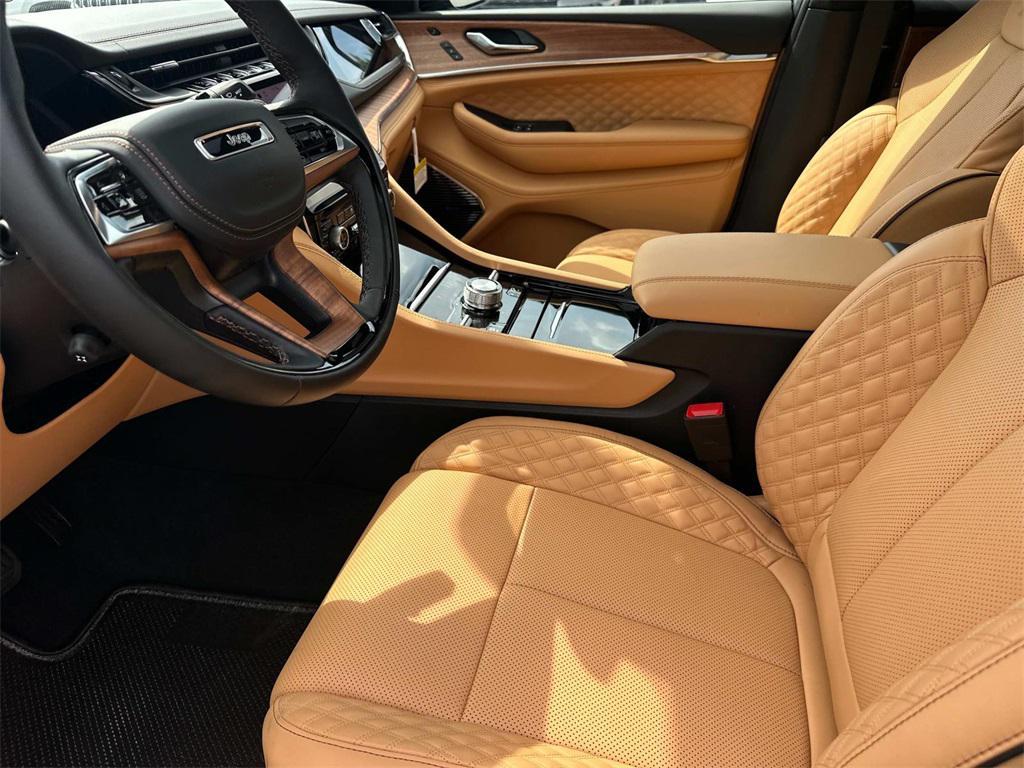new 2025 Jeep Grand Cherokee L car, priced at $60,005