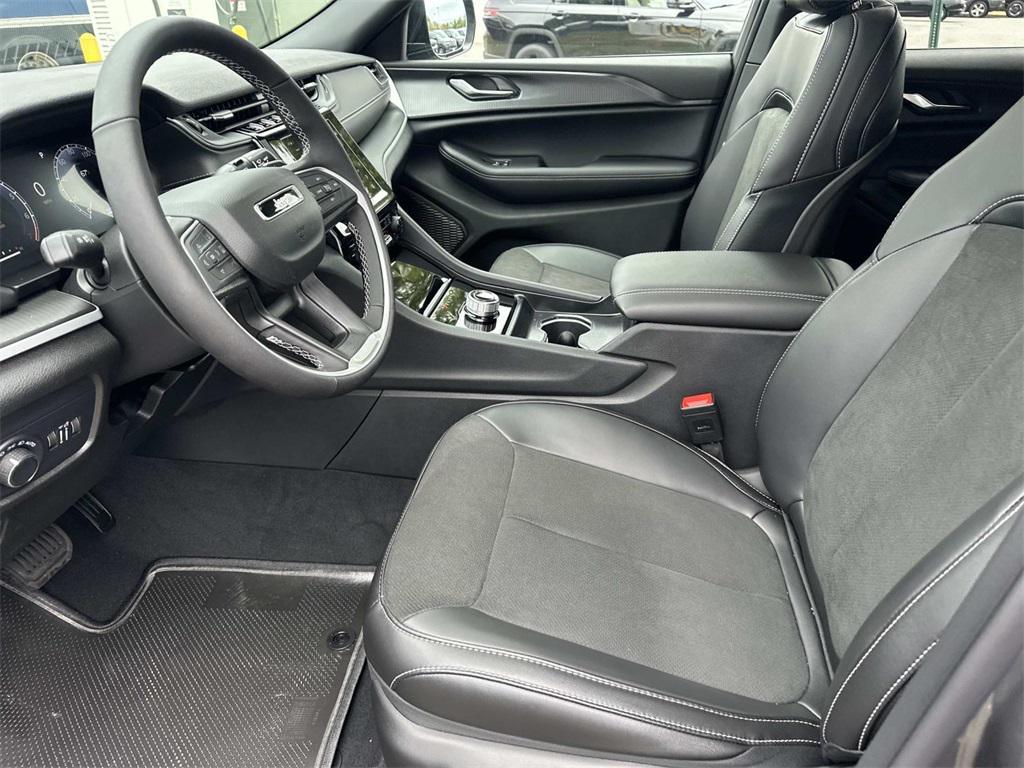 new 2025 Jeep Grand Cherokee car, priced at $36,855