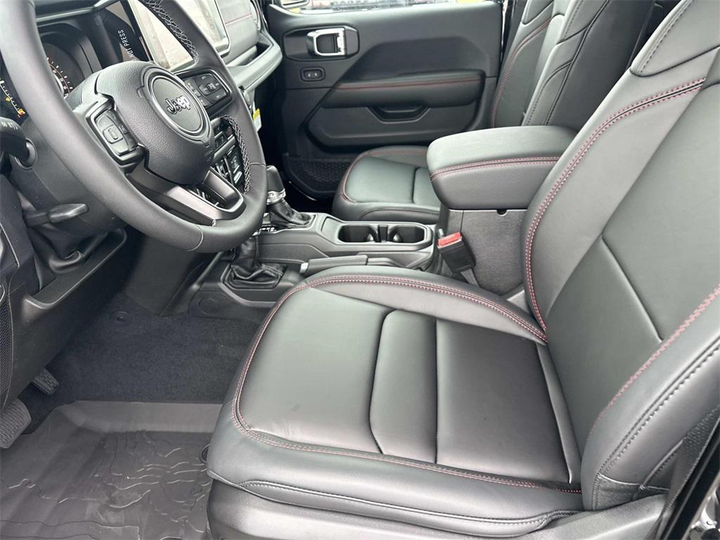 new 2025 Jeep Gladiator car, priced at $51,505