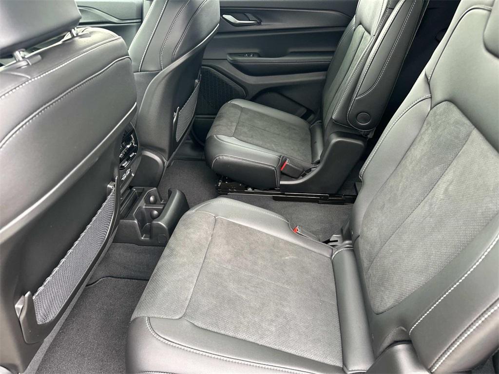 new 2025 Jeep Grand Cherokee L car, priced at $43,916