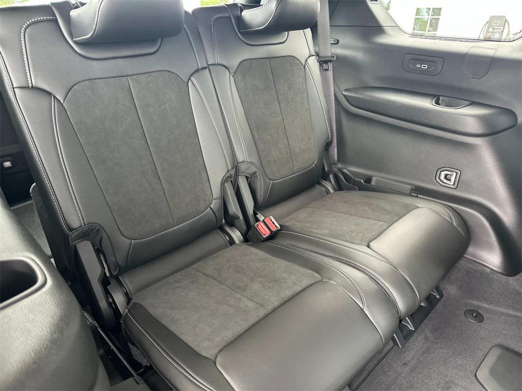 new 2025 Jeep Grand Cherokee L car, priced at $43,916