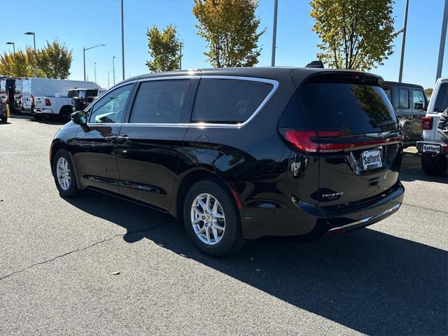 new 2025 Chrysler Pacifica car, priced at $38,026