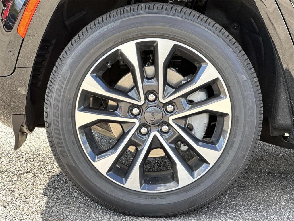 new 2025 Jeep Grand Cherokee car, priced at $57,055