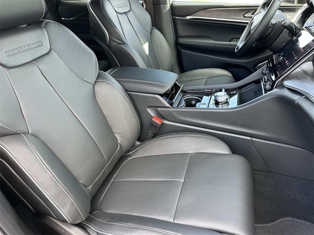 new 2025 Jeep Grand Cherokee car, priced at $57,055