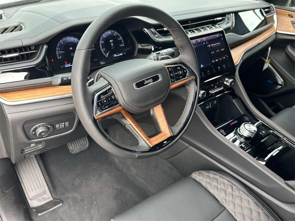 new 2025 Jeep Grand Cherokee car, priced at $58,332