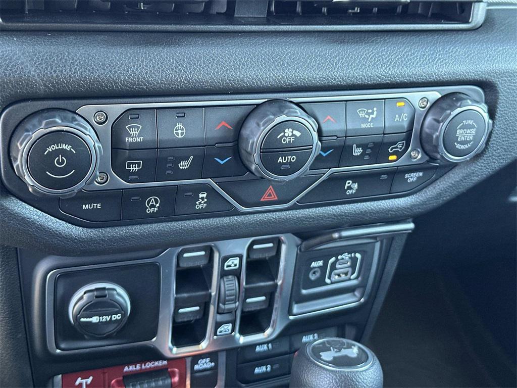 new 2025 Jeep Wrangler car, priced at $48,805