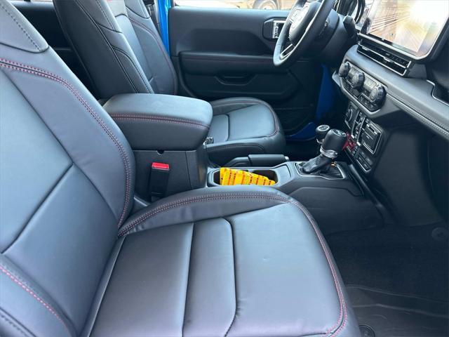 new 2025 Jeep Wrangler car, priced at $53,856