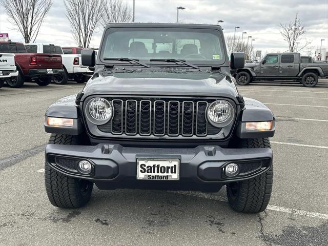 new 2025 Jeep Gladiator car, priced at $40,612