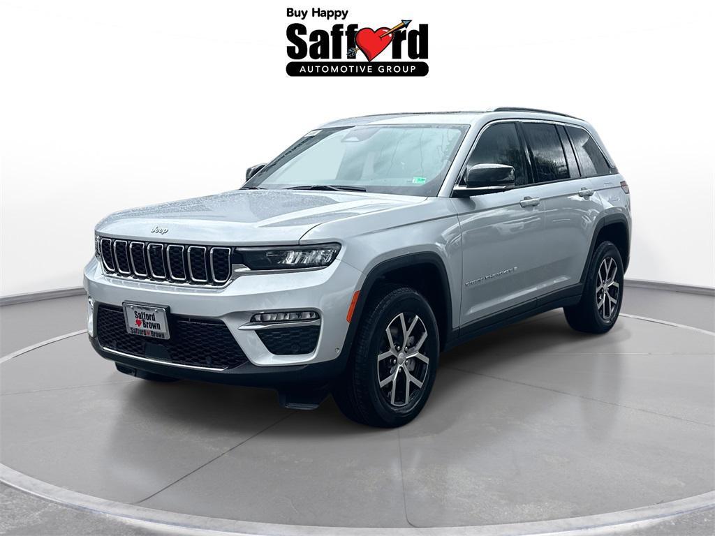 new 2025 Jeep Grand Cherokee car, priced at $43,286