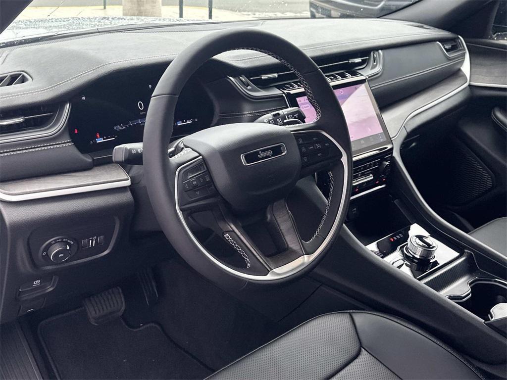 new 2025 Jeep Grand Cherokee car, priced at $43,286