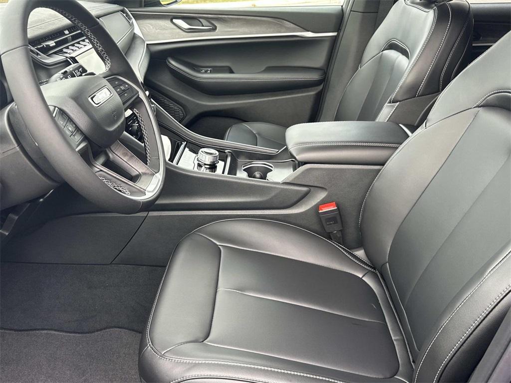 new 2025 Jeep Grand Cherokee L car, priced at $46,005