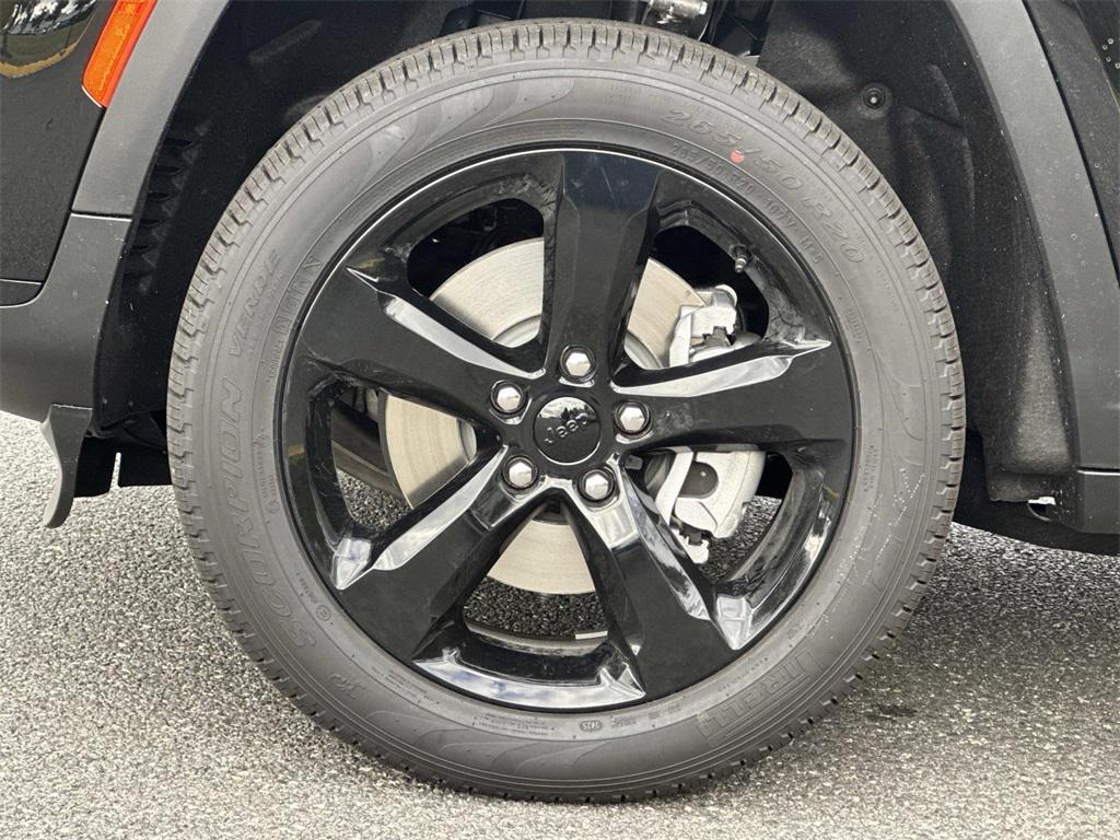 new 2025 Jeep Grand Cherokee L car, priced at $46,005