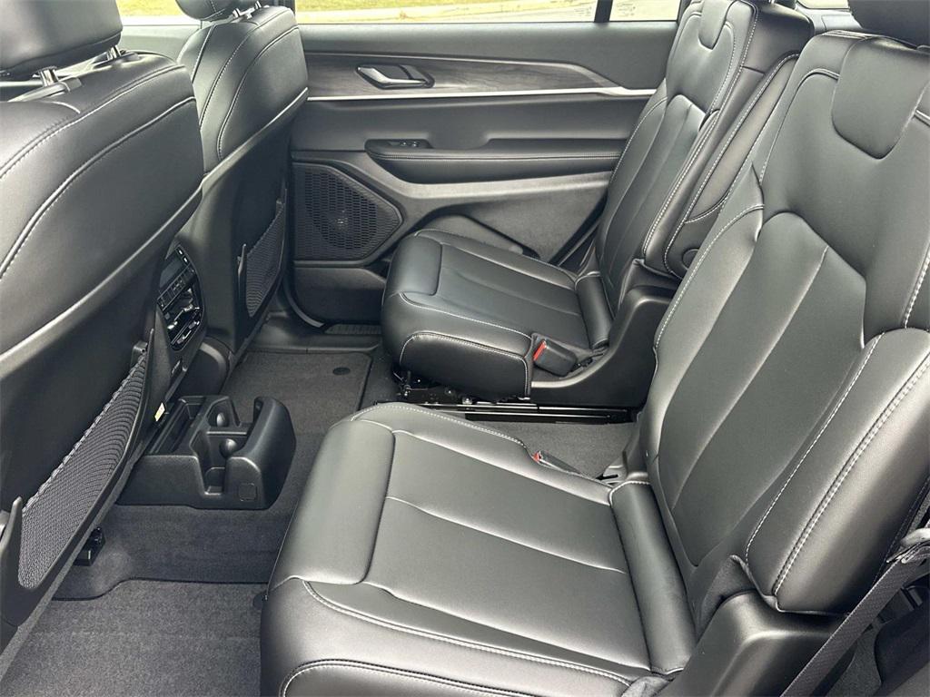 new 2025 Jeep Grand Cherokee L car, priced at $46,005