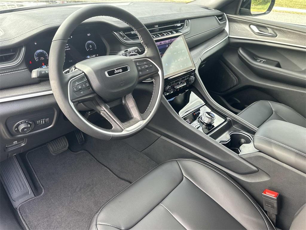 new 2025 Jeep Grand Cherokee L car, priced at $46,005