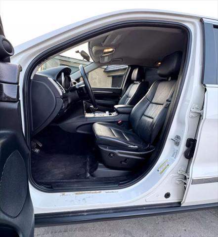 used 2011 Jeep Grand Cherokee car, priced at $5,695