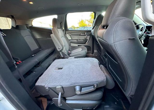 used 2016 Chevrolet Traverse car, priced at $9,495