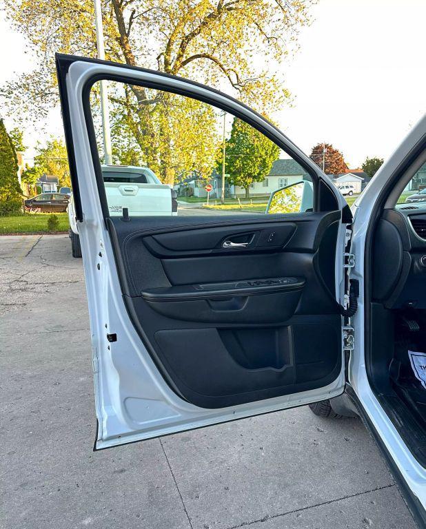 used 2016 Chevrolet Traverse car, priced at $9,495