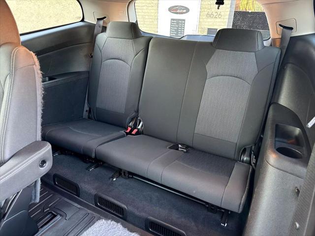 used 2016 Chevrolet Traverse car, priced at $9,495