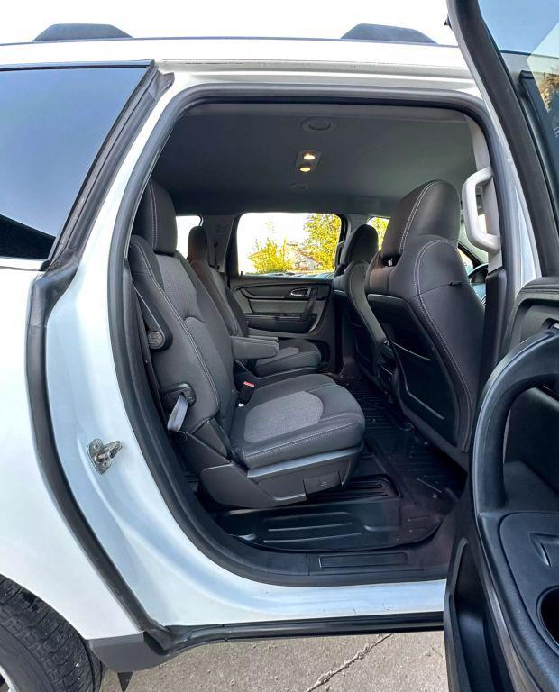 used 2016 Chevrolet Traverse car, priced at $9,495