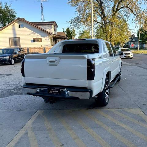 used 2005 Chevrolet Avalanche car, priced at $7,995