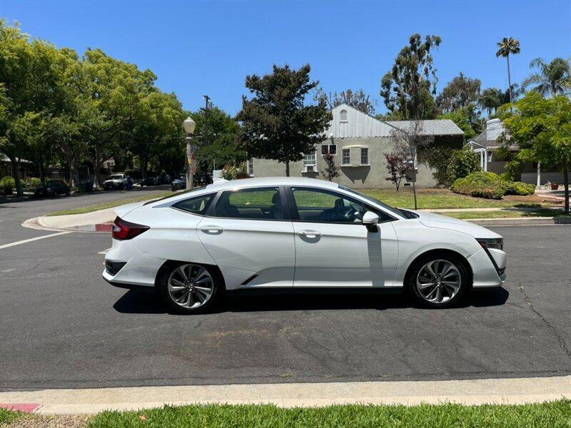 used 2018 Honda Clarity Plug-In Hybrid car, priced at $12,995