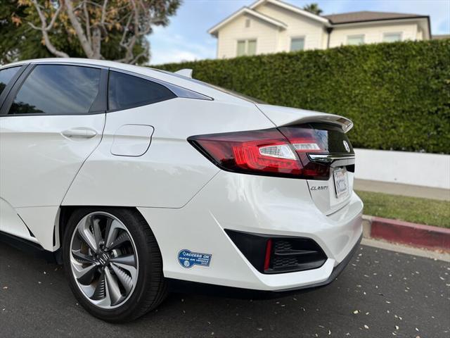 used 2020 Honda Clarity Plug-In Hybrid car, priced at $12,995