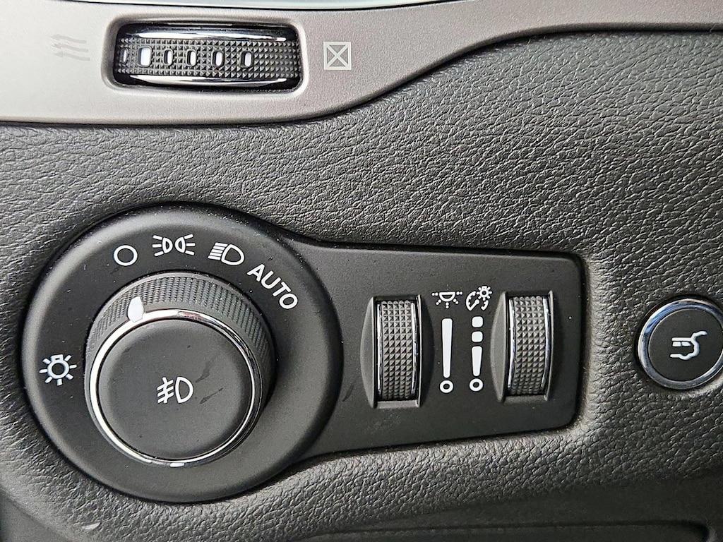 used 2020 Jeep Cherokee car, priced at $23,998