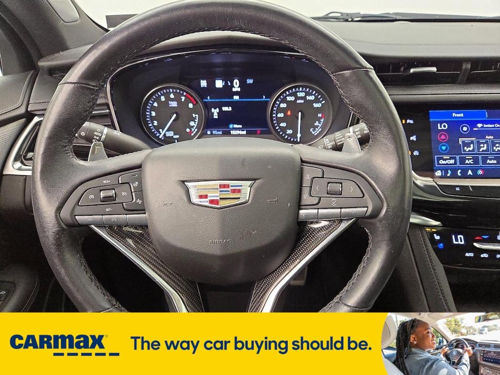 used 2022 Cadillac XT6 car, priced at $44,998
