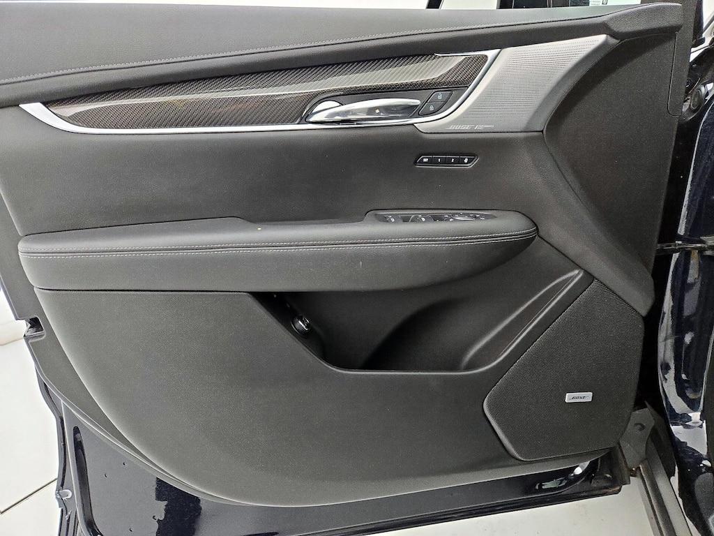 used 2022 Cadillac XT6 car, priced at $44,998