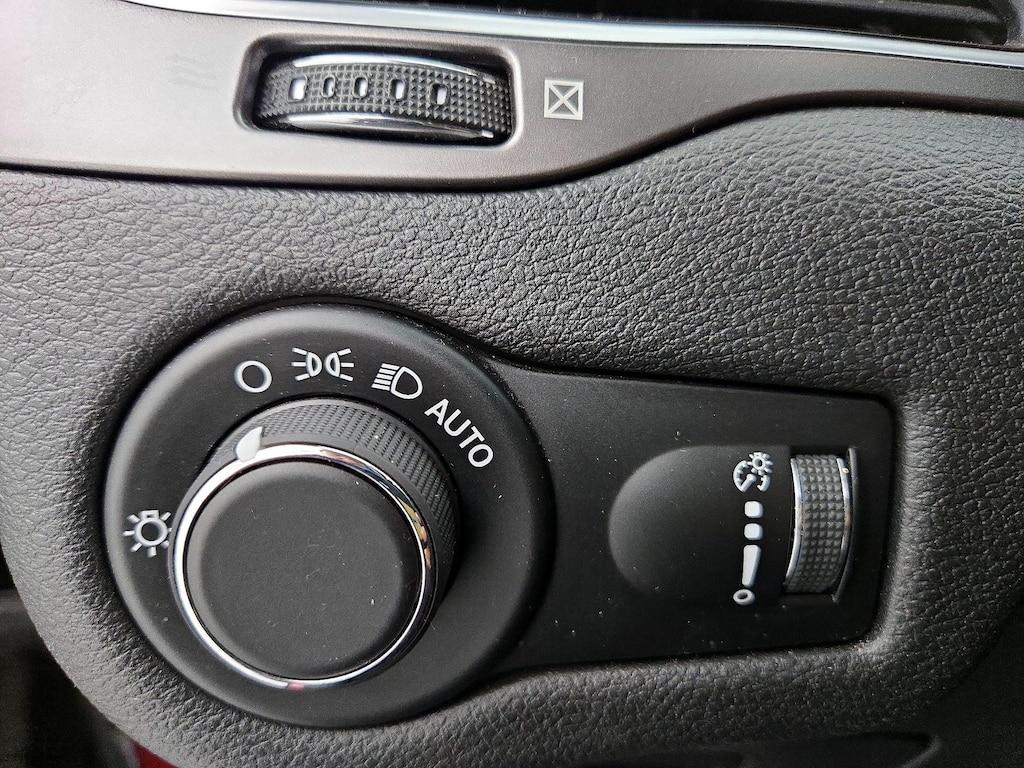 used 2020 Jeep Cherokee car, priced at $18,998