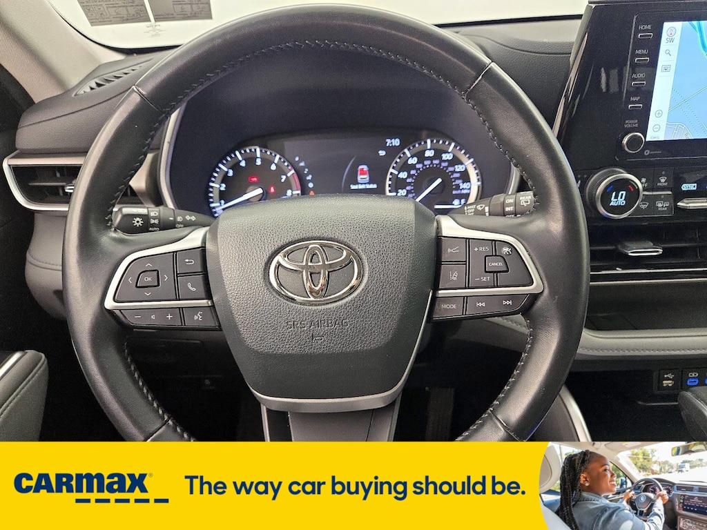 used 2022 Toyota Highlander car, priced at $35,998