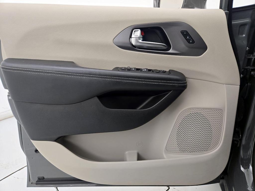 used 2022 Chrysler Pacifica car, priced at $29,998