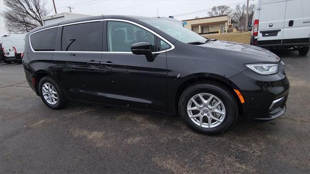 used 2023 Chrysler Pacifica car, priced at $30,995