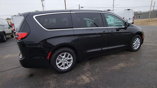 used 2023 Chrysler Pacifica car, priced at $30,995