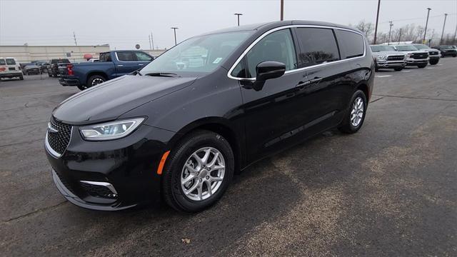 used 2023 Chrysler Pacifica car, priced at $30,995