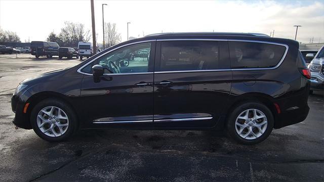 used 2017 Chrysler Pacifica car, priced at $11,995