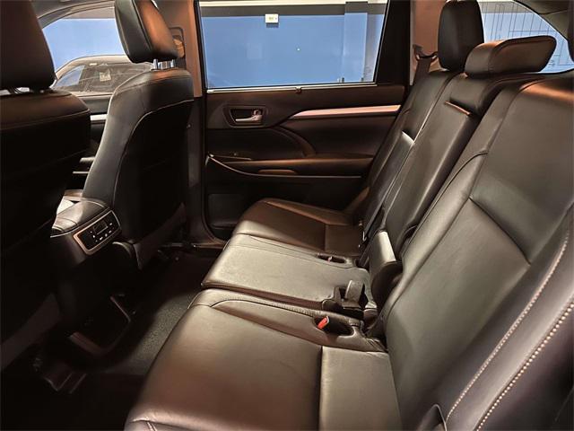 used 2018 Toyota Highlander car, priced at $22,922