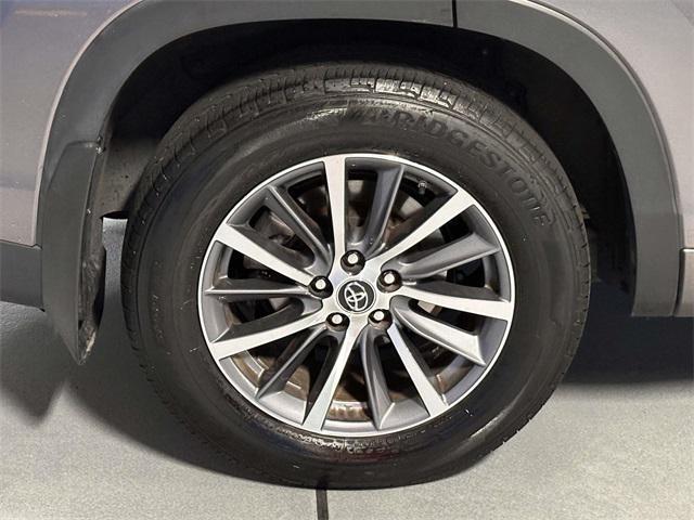 used 2018 Toyota Highlander car, priced at $22,922