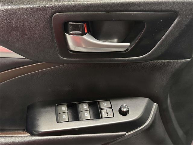 used 2018 Toyota Highlander car, priced at $22,922